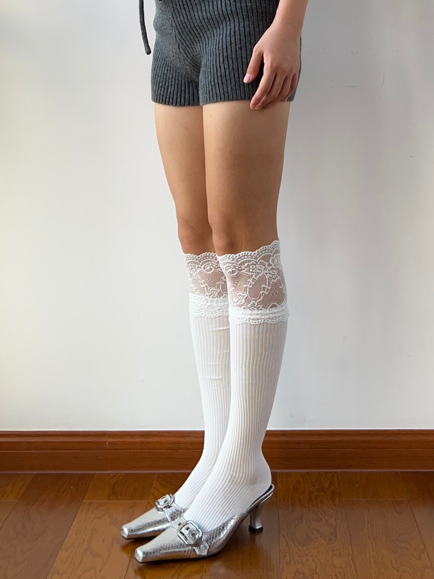 White Lace Edge Knee High Socks