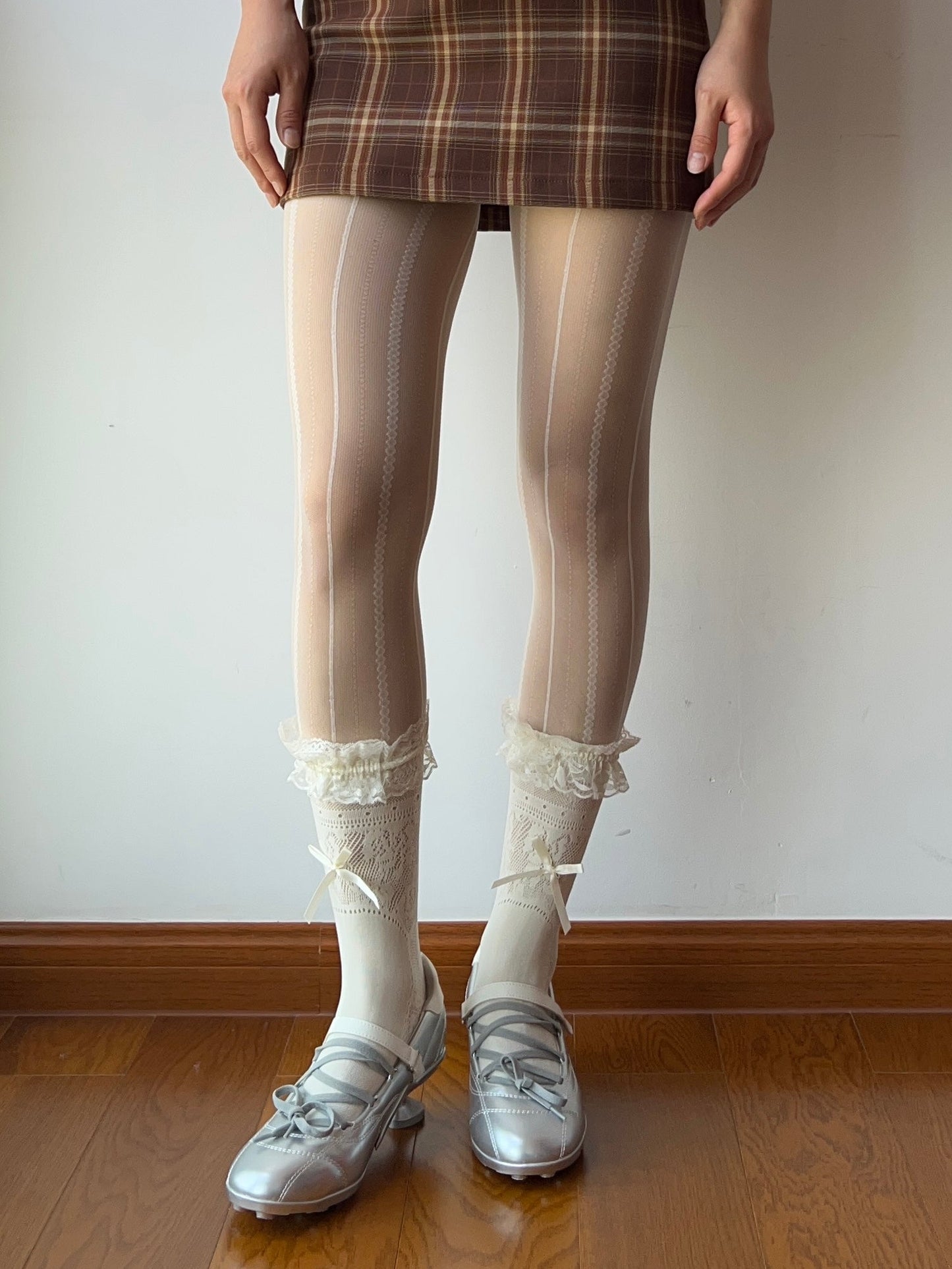 Cream Ruffle Fishnet Knee High Socks