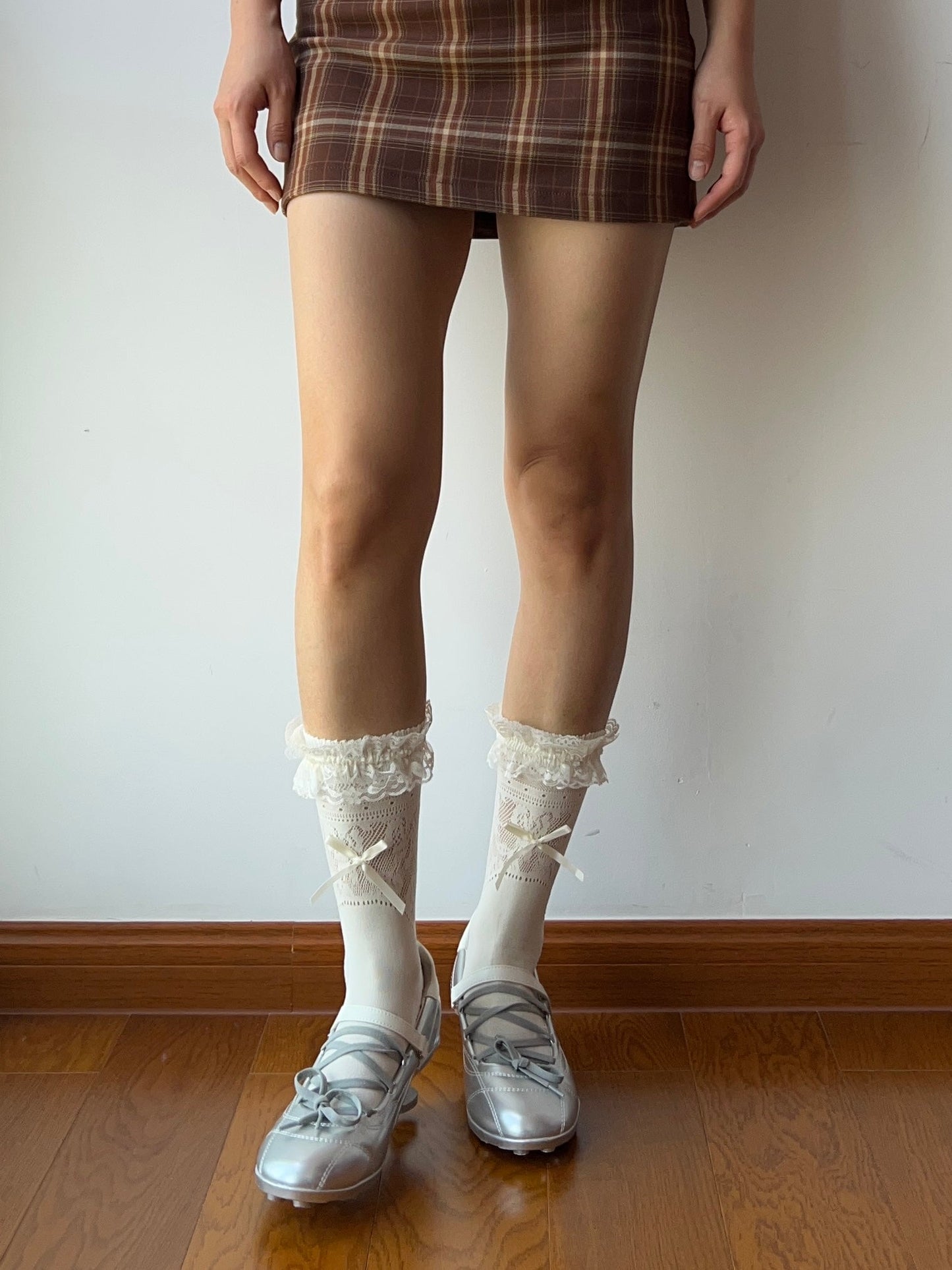 Cream Ruffle Fishnet Knee High Socks