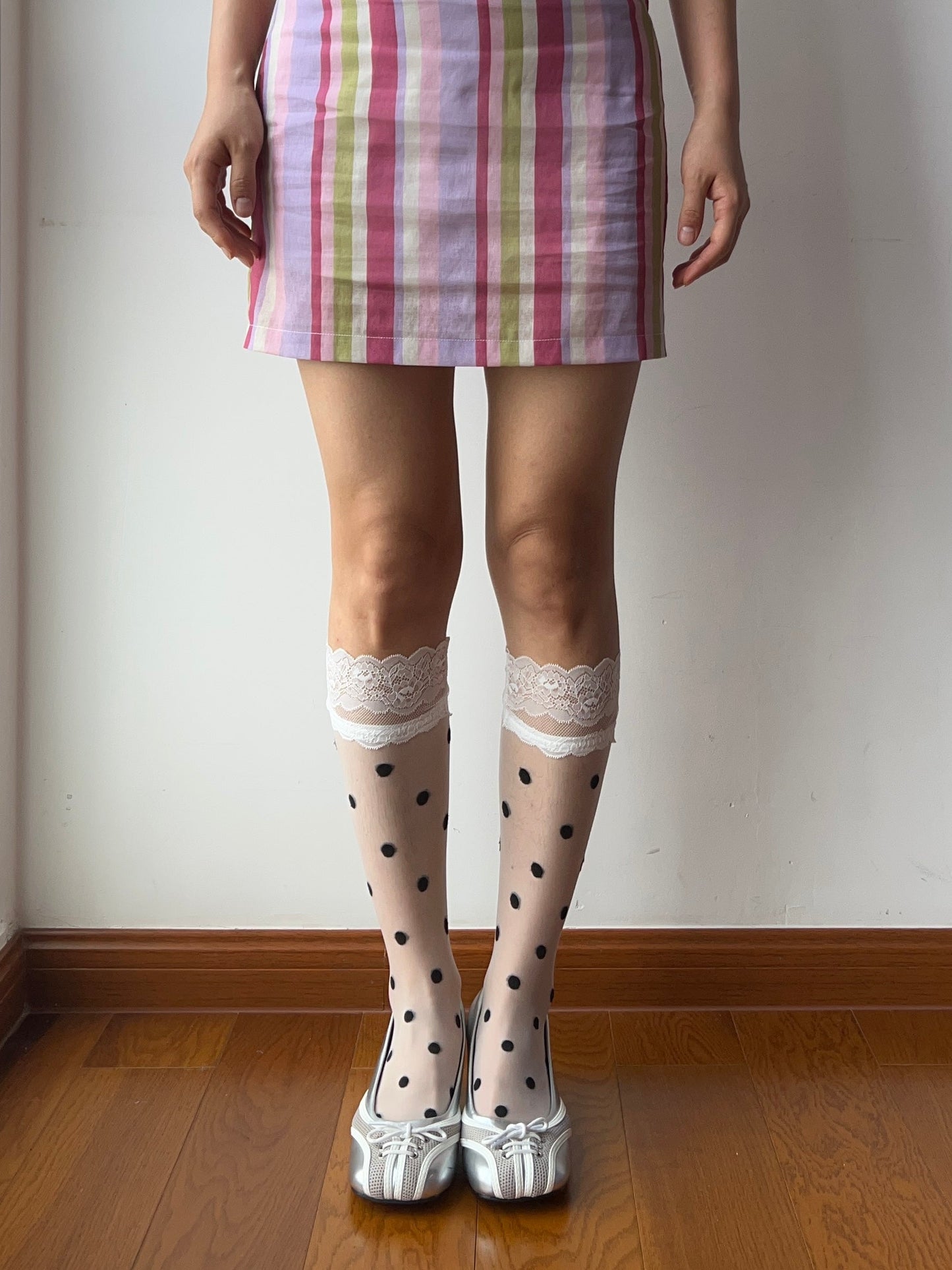 White Lace Edge Polka Dots Sheer Knee High Socks