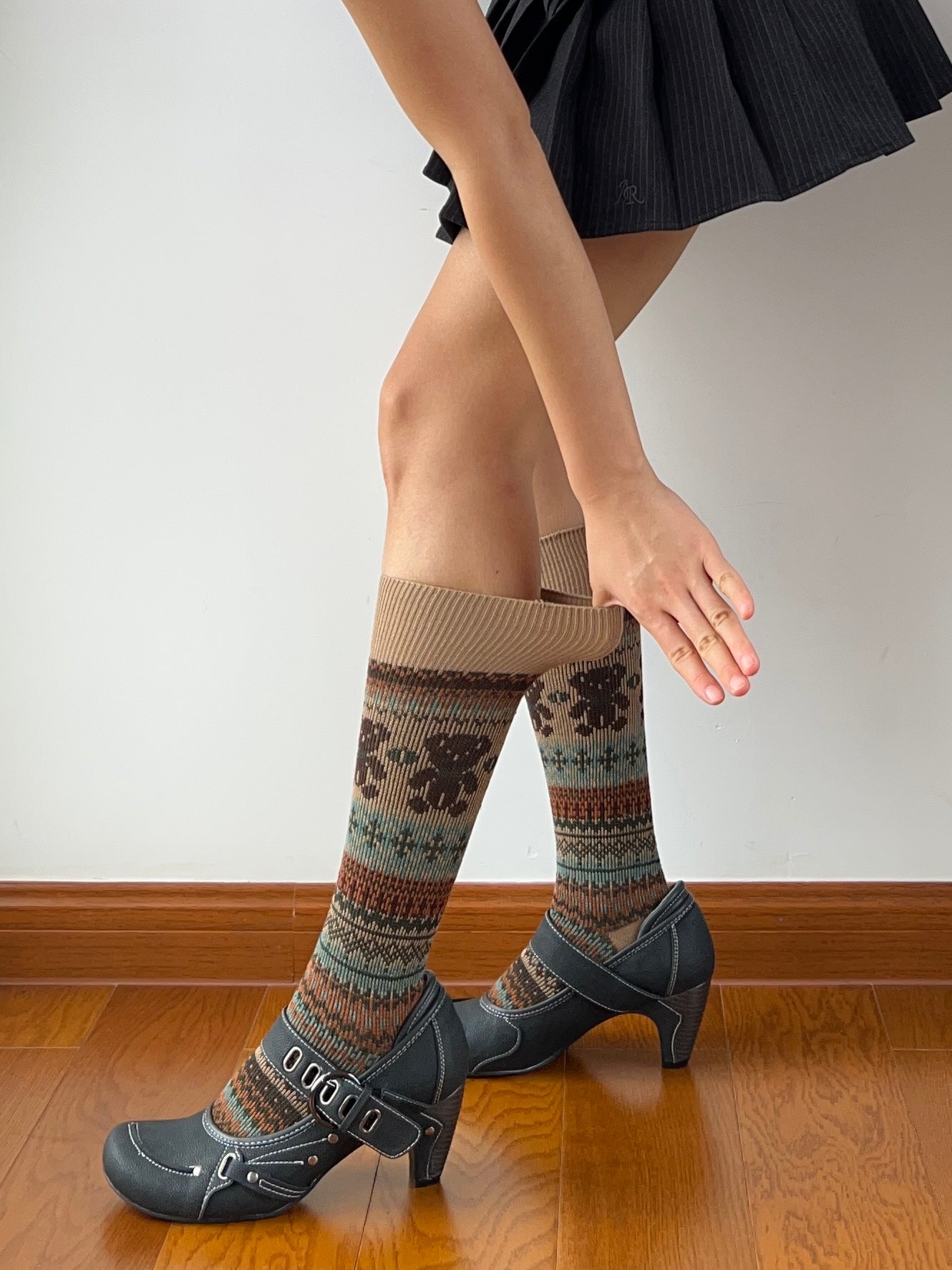 Khaki Bear Pattern Combed Cotton Knee High Socks
