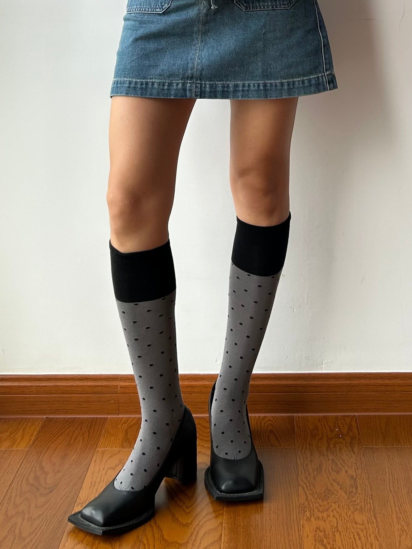 Grey Polka Dots Knee High Socks