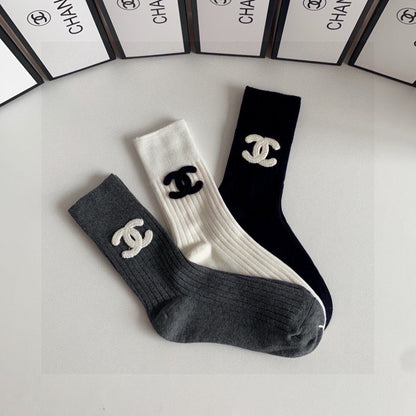 CHANEL CREW SOCKS 416105 ( 1 BOX )