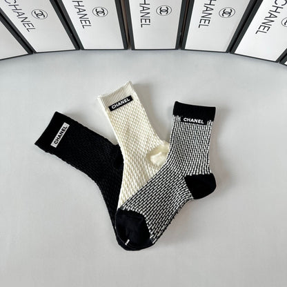 CHANEL CREW SOCKS 417465 ( 1 BOX )